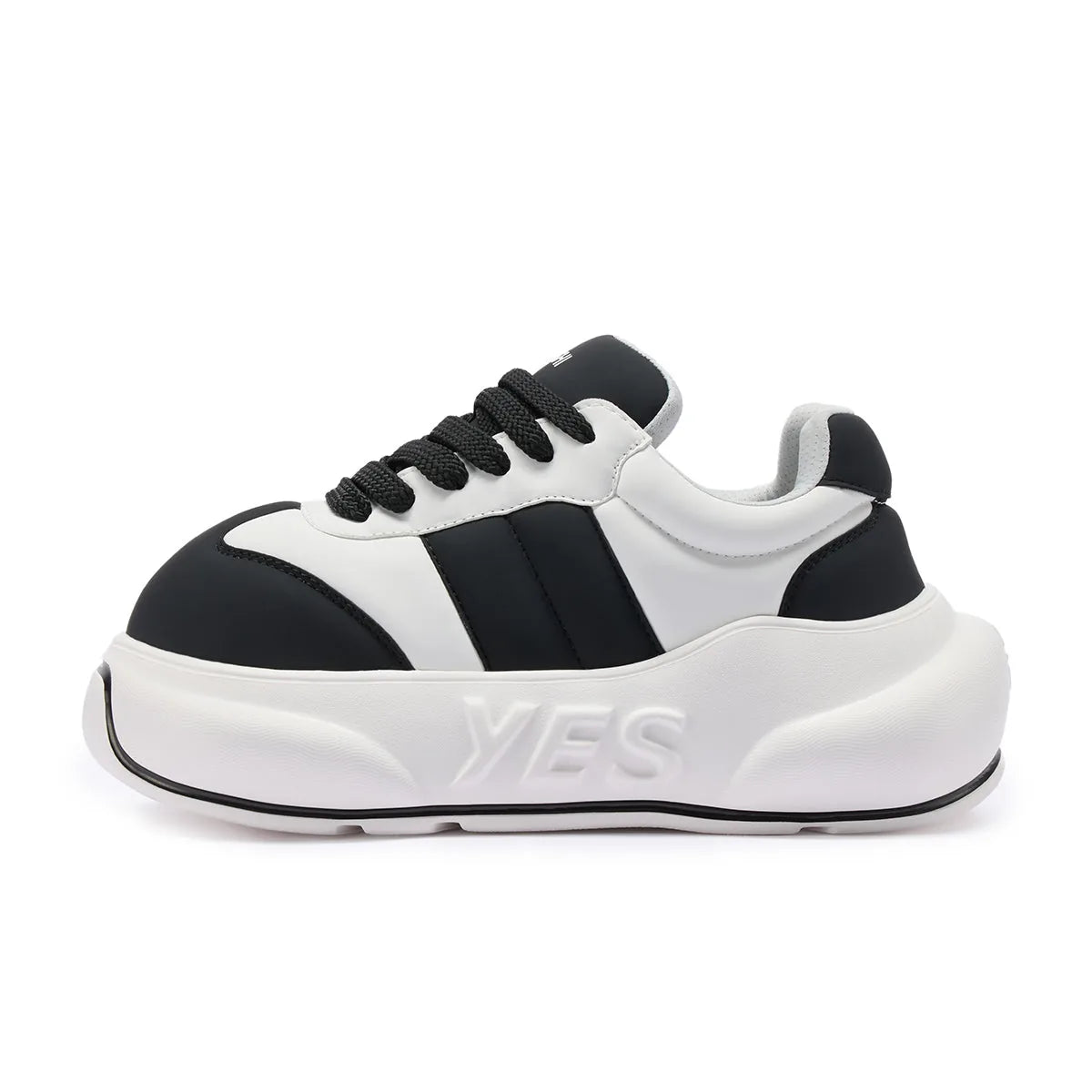 Panda Chunk – Black & White Platform Sneakers