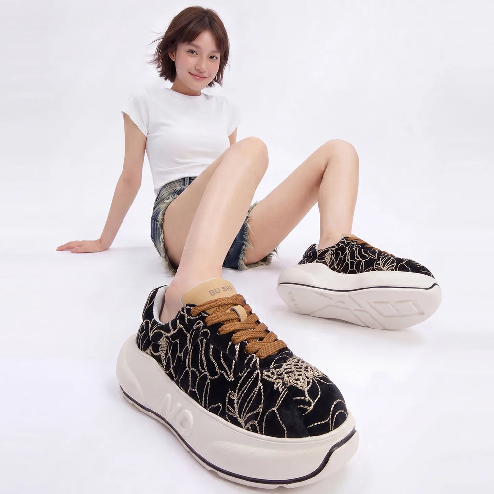 Embroidery Chunk – Embroidered Platform Sneakers