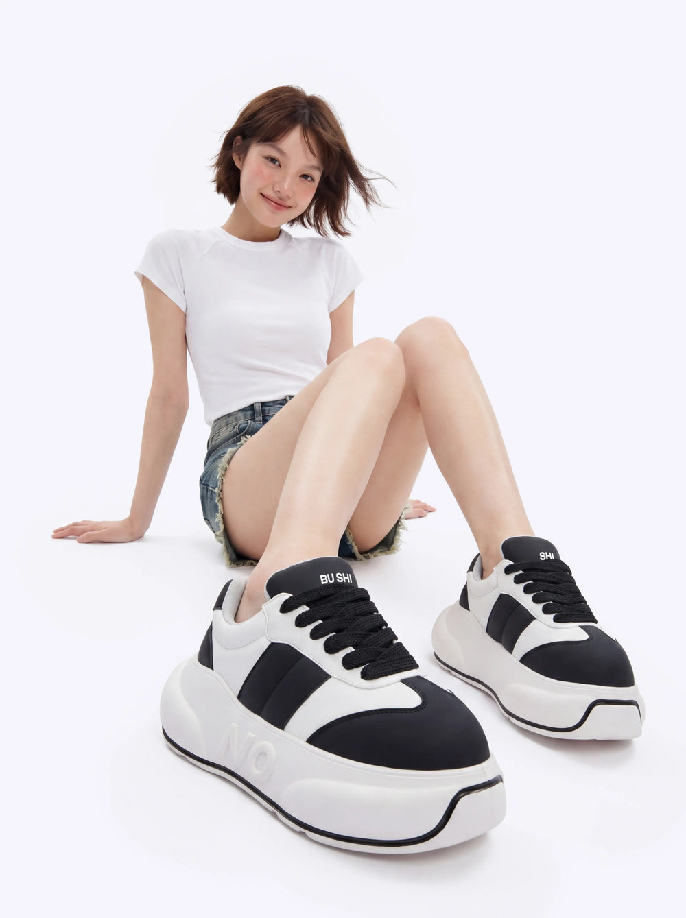 Panda Chunk – Black & White Platform Sneakers