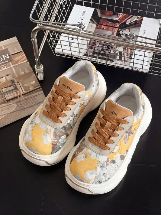 Floral Gold Chunk – Sneakers con plateau a fiori e dettagli dorati