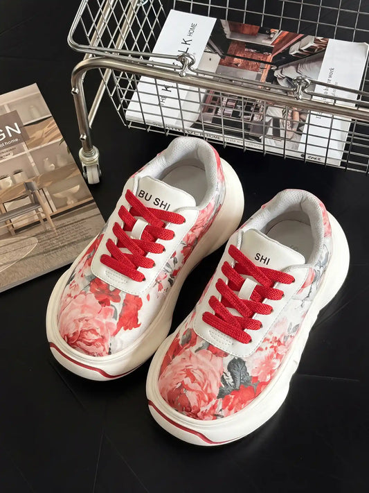 Floral Ruby Chunk – Rubinrøde plateausneakers med blomstermønster