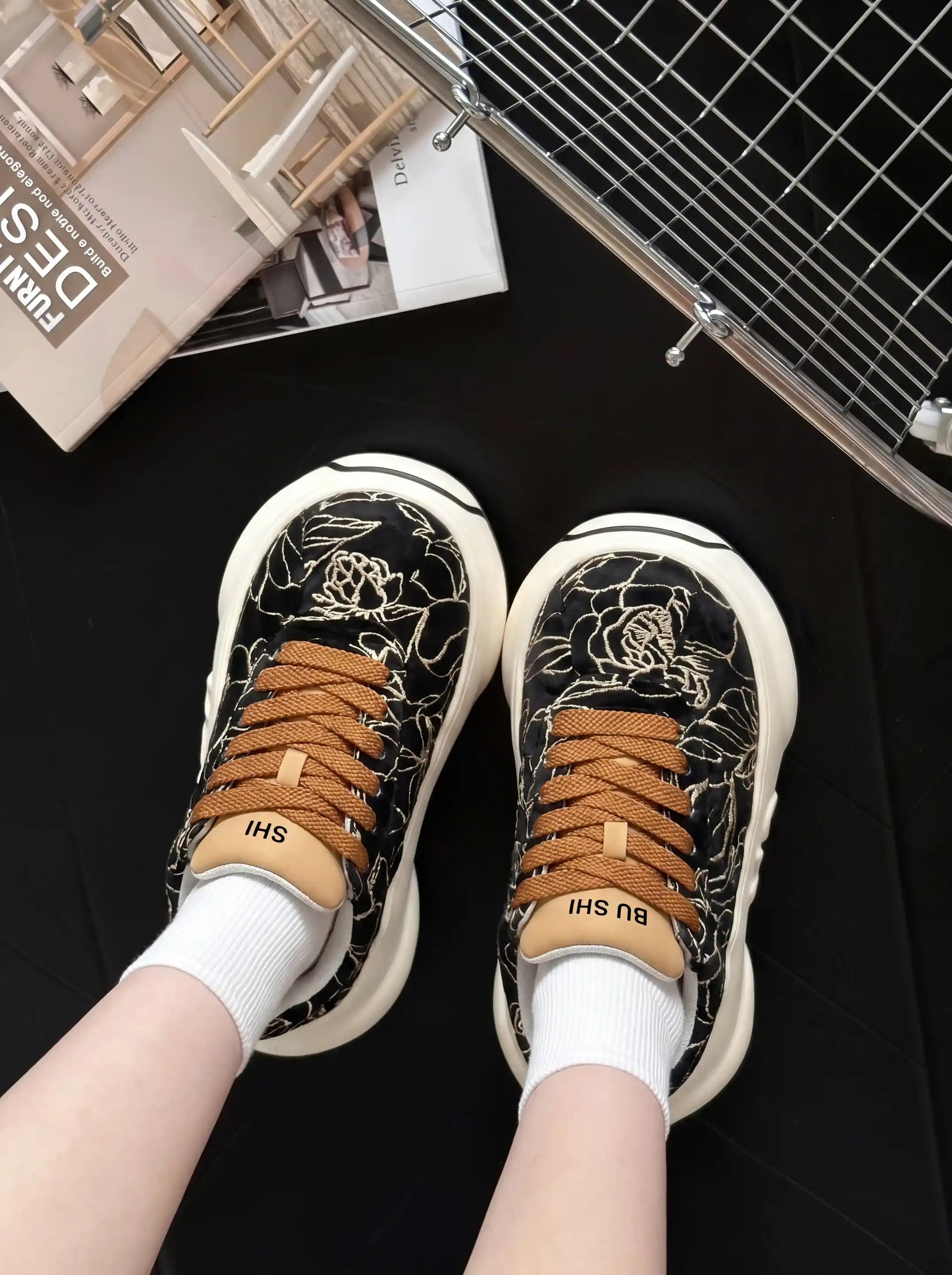 Embroidery Chunk – Embroidered Platform Sneakers